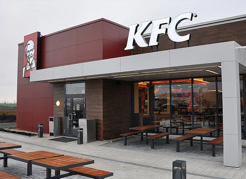 Dobšice fasáda provozovny - KFC
